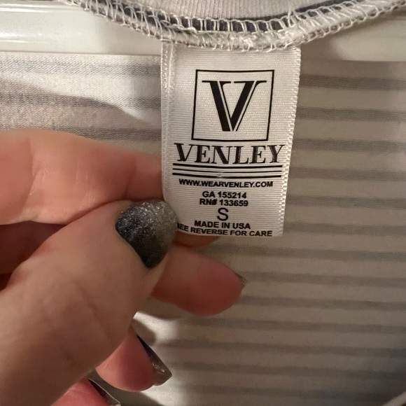 Towson University long women’s t-shirt-size small - Picture 3 of 5